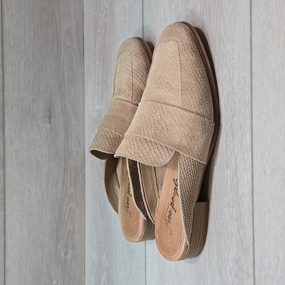 Free People Women's Taupe Tan Loafers Slip On Shoes Sz 38/7 - Picture 2 of 11